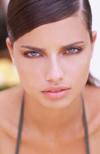 Picture of Adriana Lima