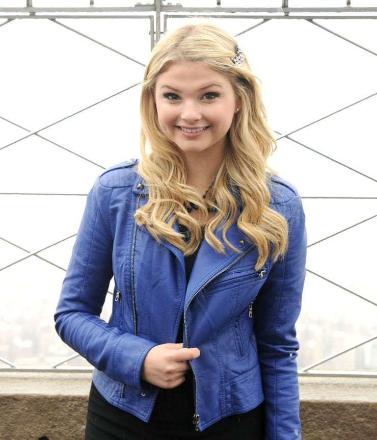 Stefanie Scott