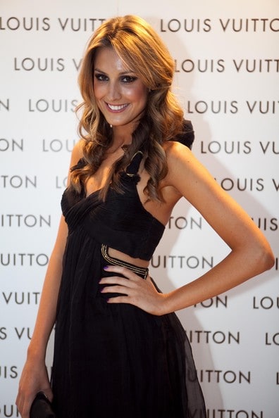 Laura Dundovic
