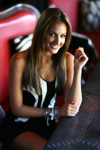 Laura Dundovic Laura Dundovic