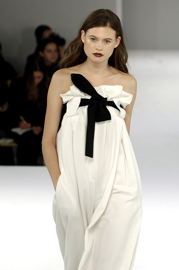 Behati Prinsloo Behati Prinsloo