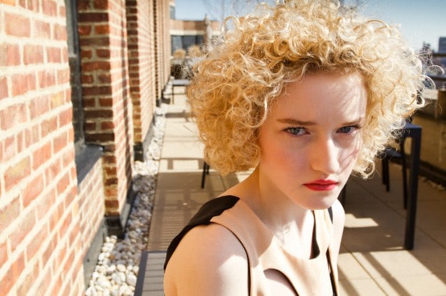 Julia Garner.