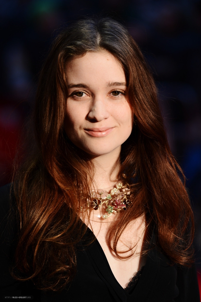 Alice Englert Alice Englert