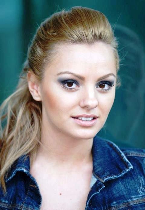 Alexandra stan горячие фото