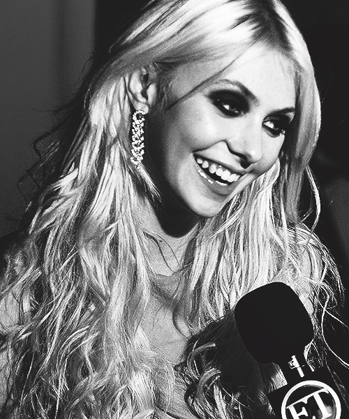 Taylor Momsen Taylor Momsen