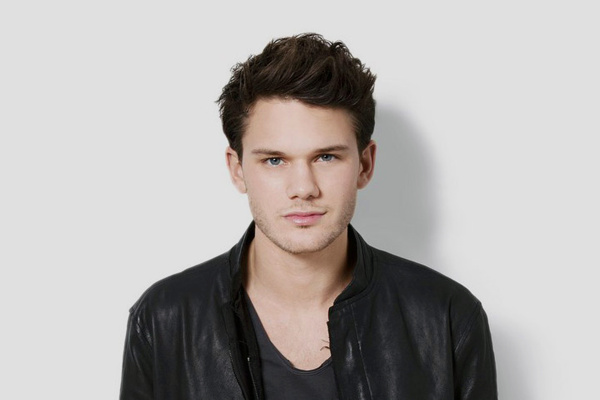 Jeremy Irvine