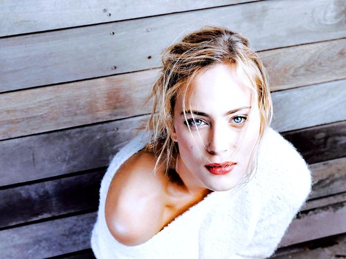 Nora Arnezeder Nora Arnezeder