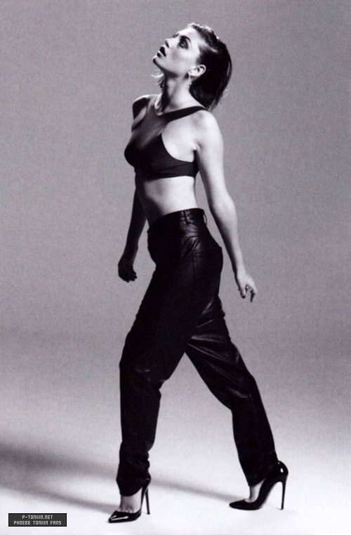 Phoebe Tonkin