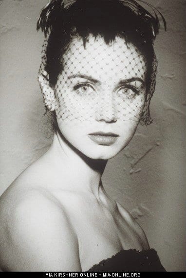 Mia Kirshner