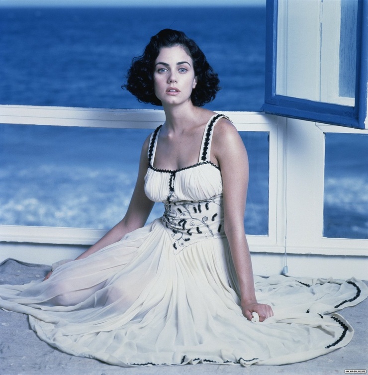 Mia Kirshner