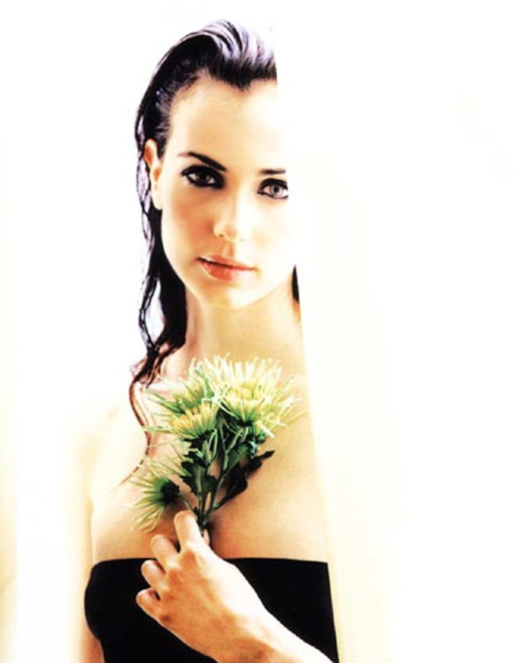 Mia Kirshner Mia Kirshner