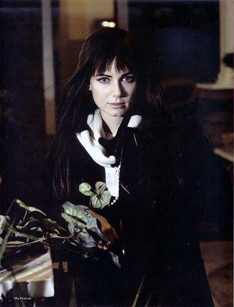 Mia Kirshner