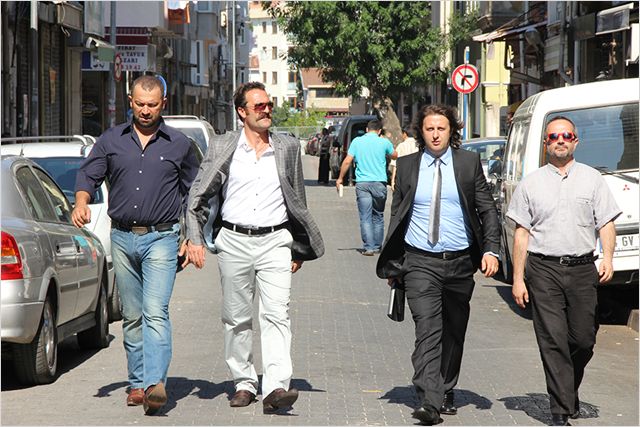 Çakallarla Dans 2: Hastasiyiz Dede