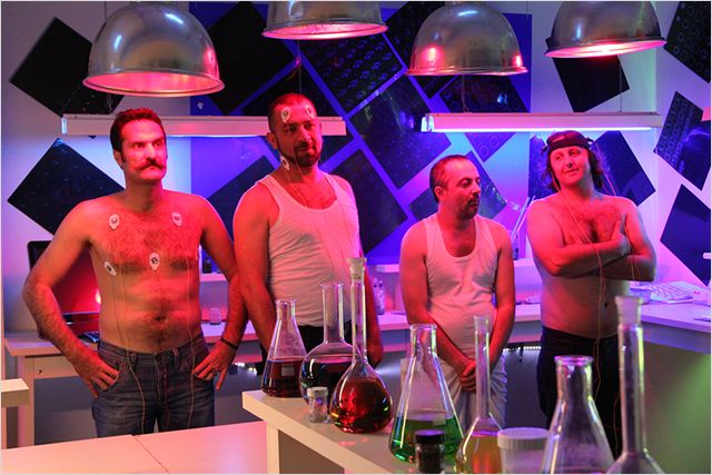 Çakallarla Dans 2: Hastasiyiz Dede