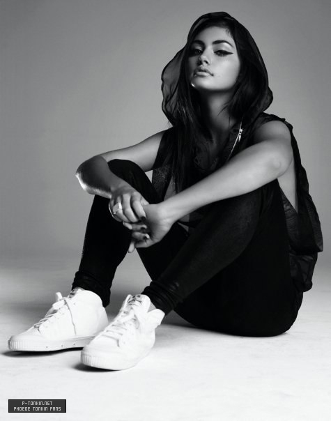 Phoebe Tonkin