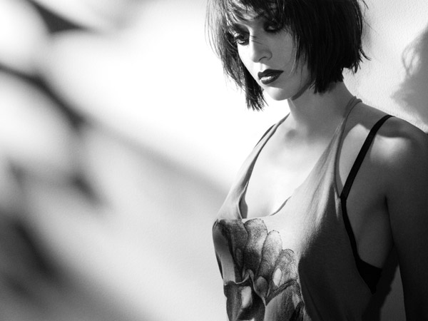 Lizzy Caplan