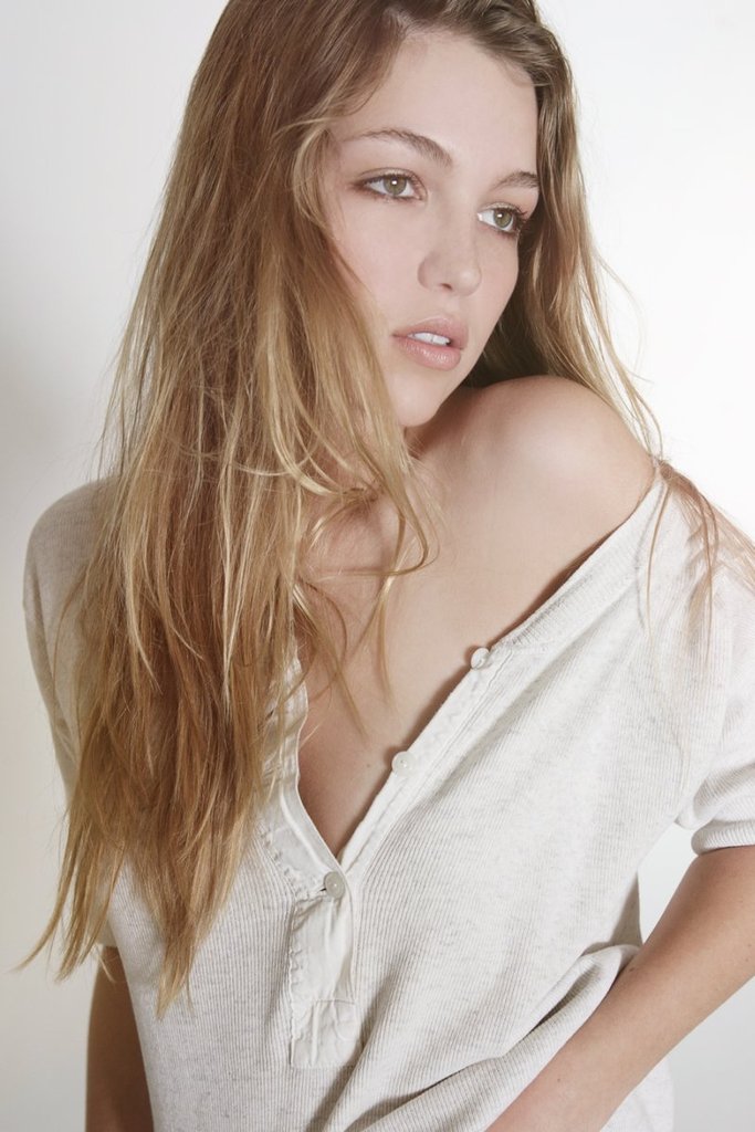 Lili Simmons Lili Simmons