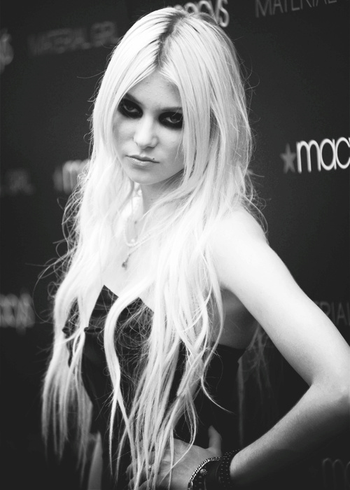 Picture of Taylor Momsen