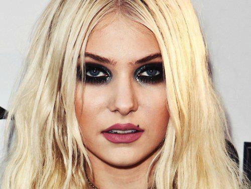 Picture of Taylor Momsen