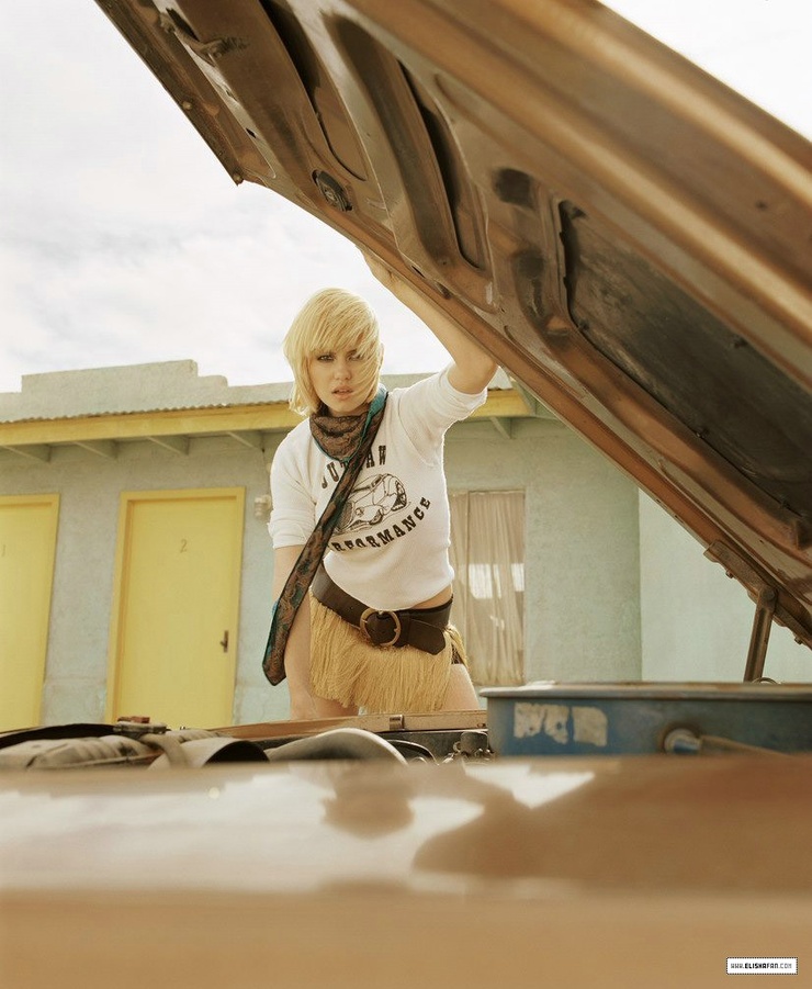Elisha Cuthbert Elisha Cuthbert