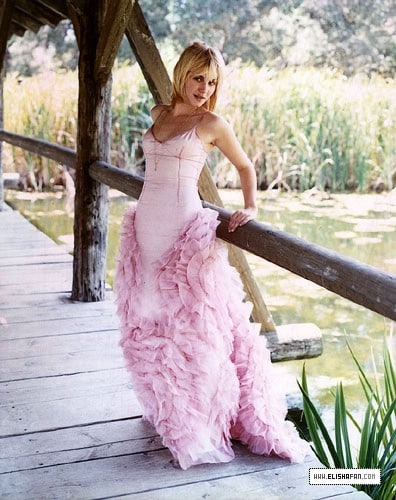 Elisha Cuthbert Elisha Cuthbert