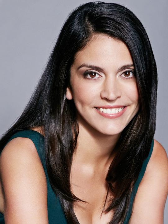 Cecily Strong