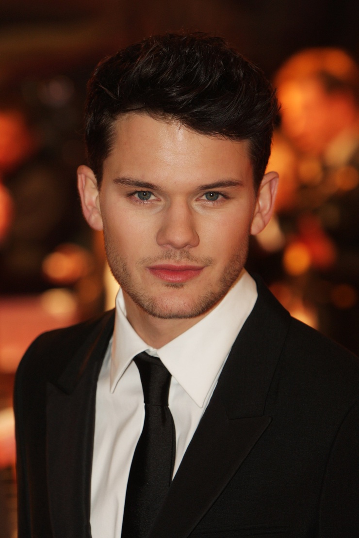 Jeremy Irvine picture