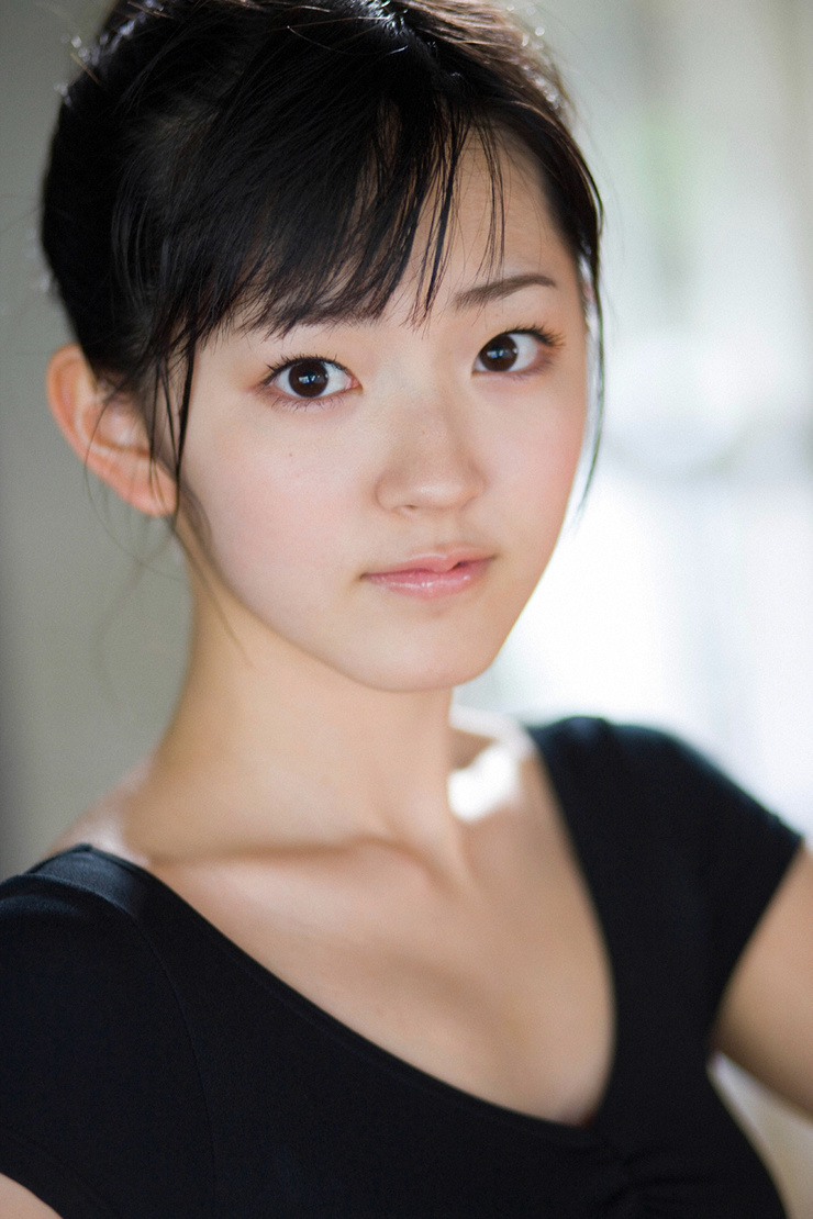 Airi Suzuki