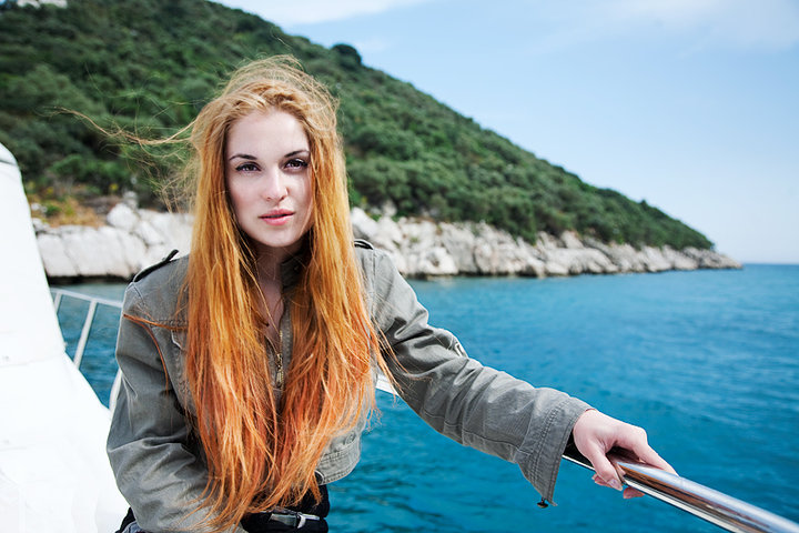 Andreea Retinschi Andreea Retinschi