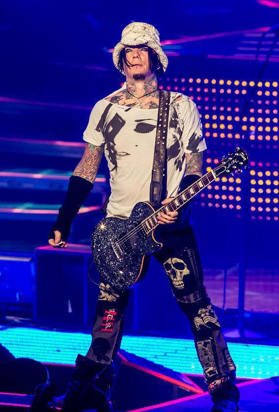 DJ Ashba