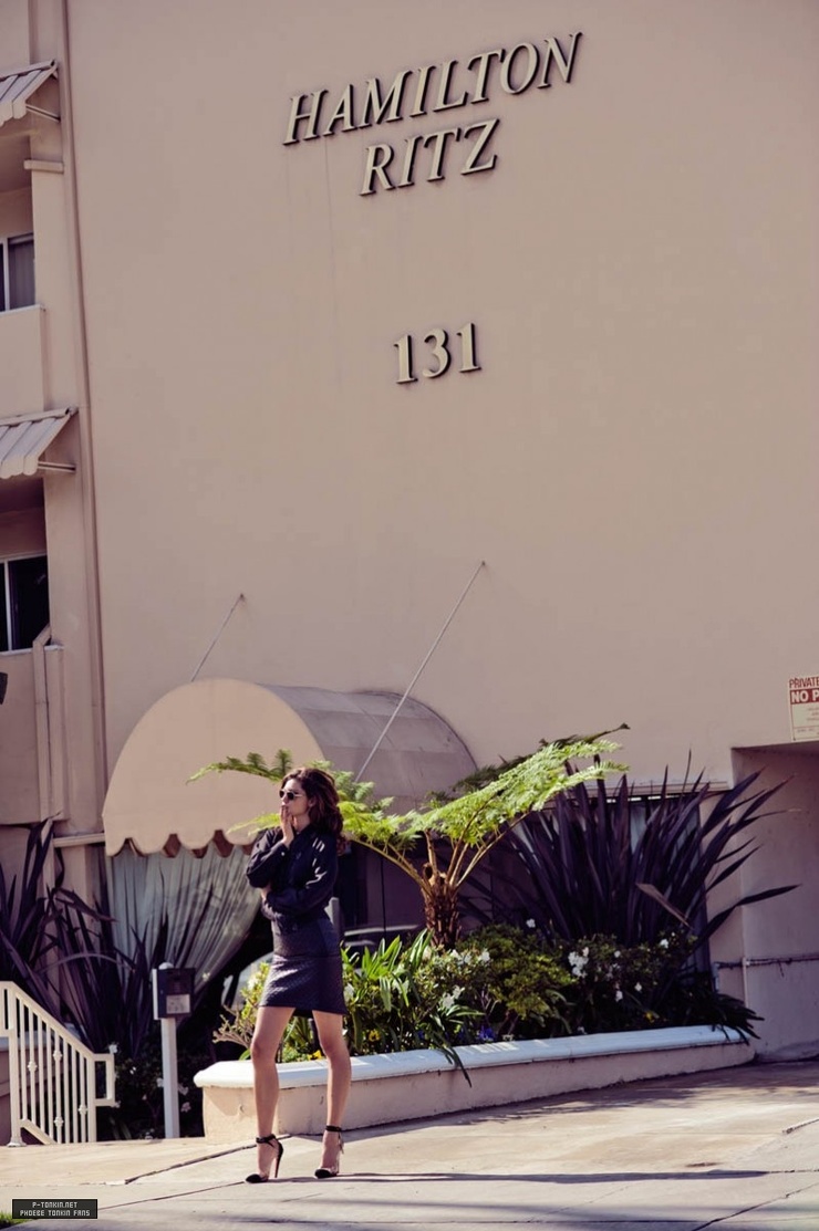Phoebe Tonkin
