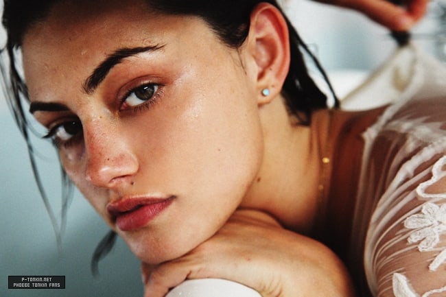 Phoebe Tonkin