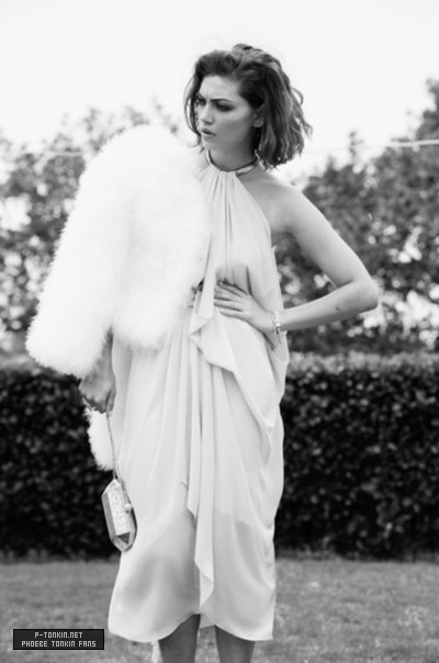Phoebe Tonkin Phoebe Tonkin