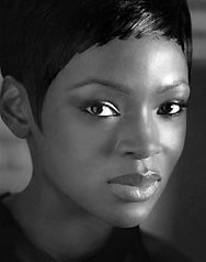 Caroline Chikezie