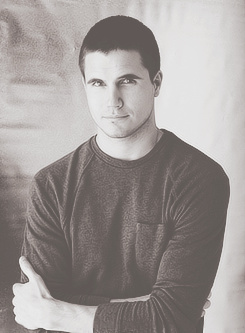 Robbie Amell