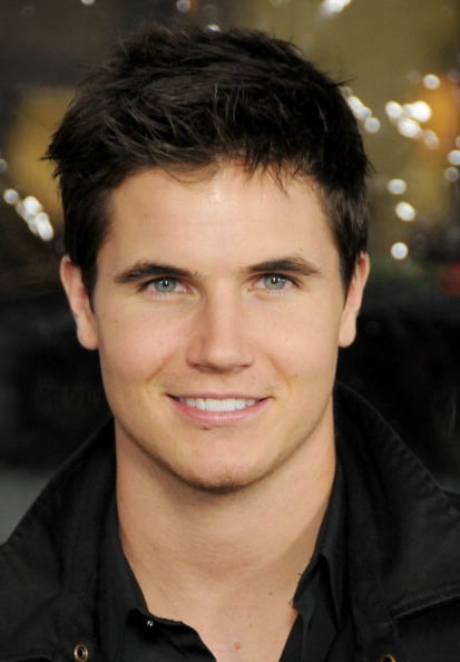 Robbie Amell