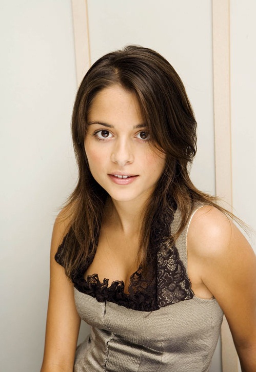Stephanie Leonidas Stephanie Leonidas