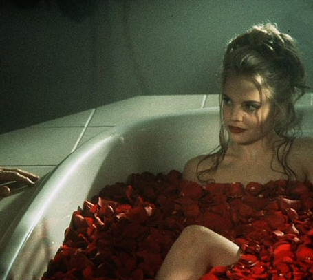Mena Suvari