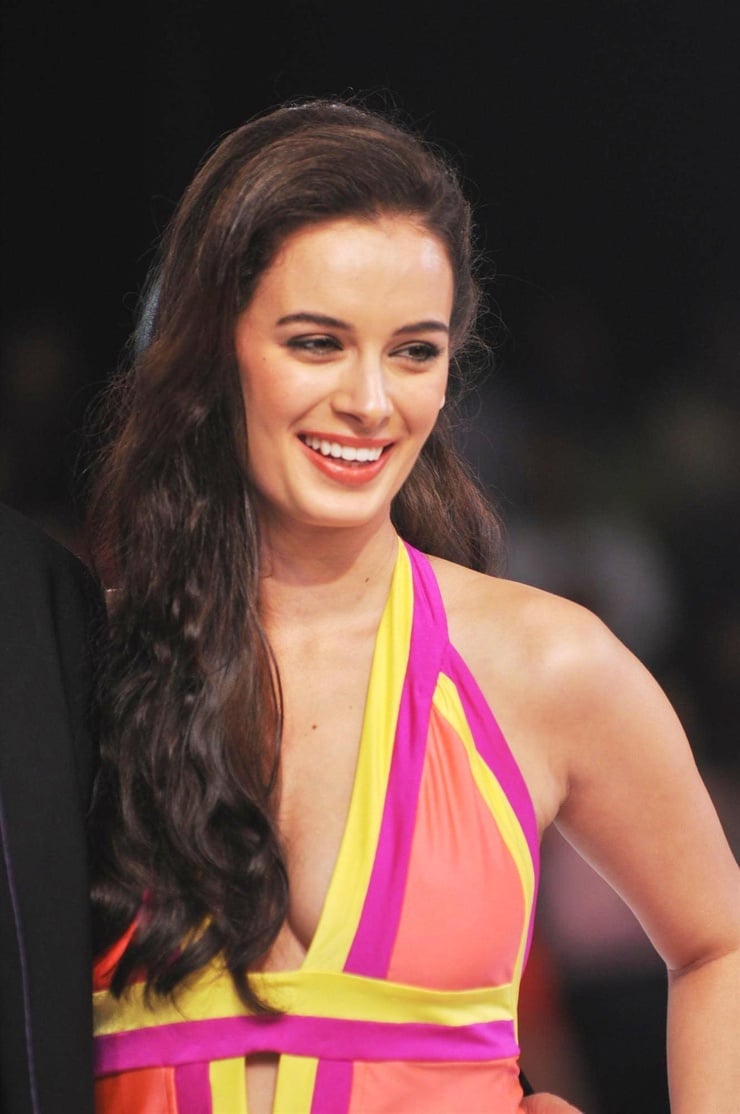 Evelyn Sharma