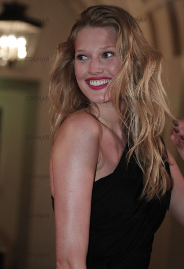 Toni Garrn Toni Garrn