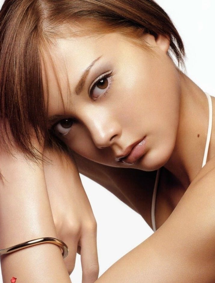 Anna Tsuchiya Anna Tsuchiya