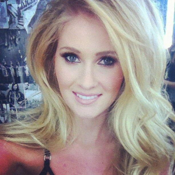 LAUREN VOLKER LAUREN VOLKER