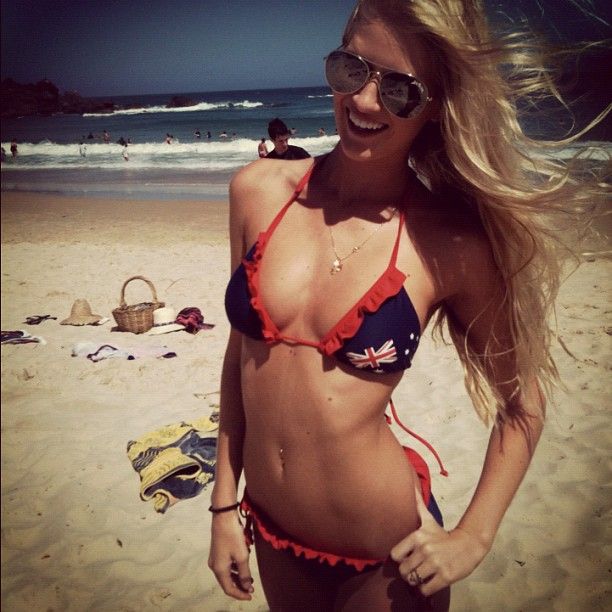 LAUREN VOLKER LAUREN VOLKER