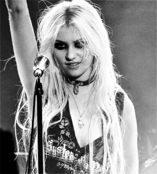 Taylor Momsen Taylor Momsen