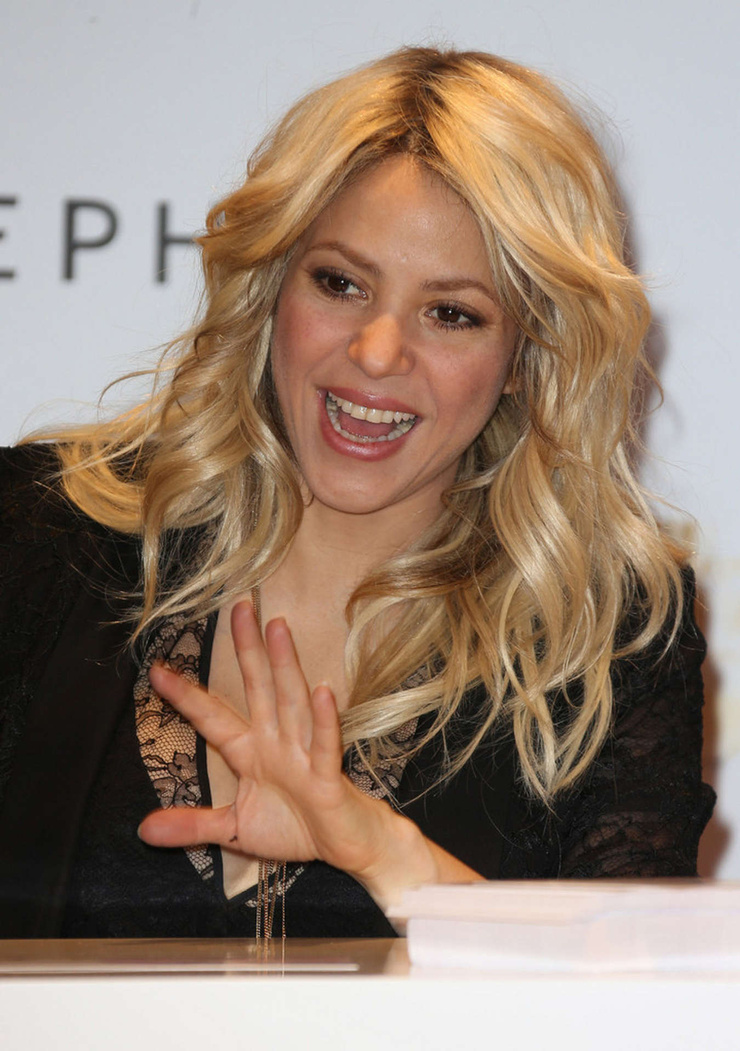 Shakira Shakira