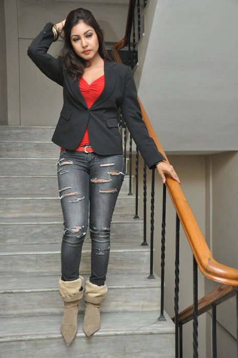 Komal Jha Komal Jha