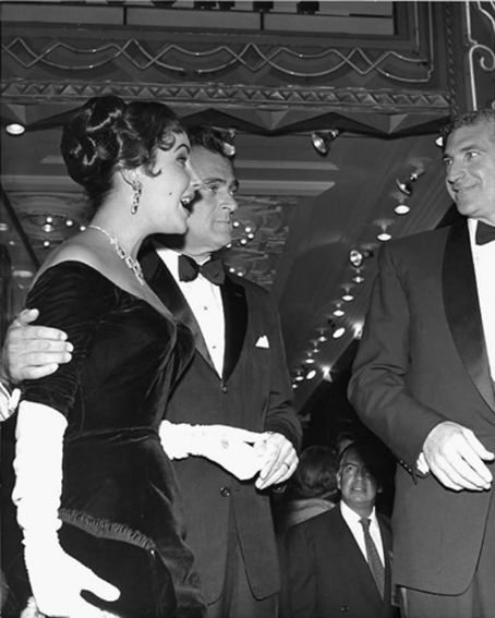Elizabeth Taylor Elizabeth Taylor