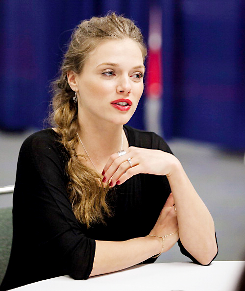 Tracy Spiridakos