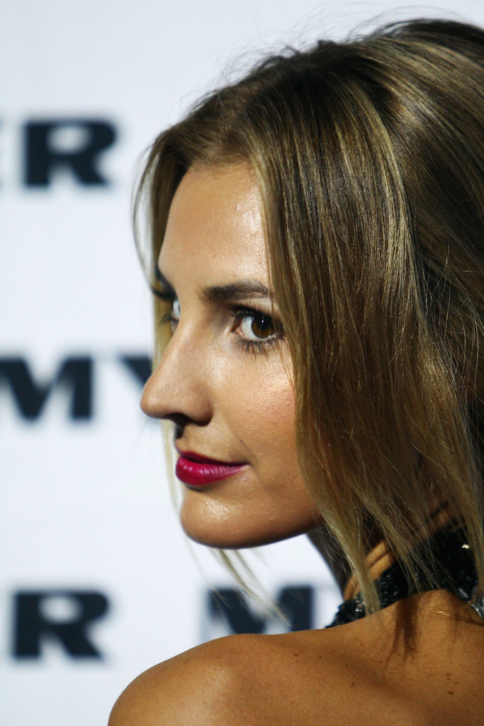 Laura Dundovic