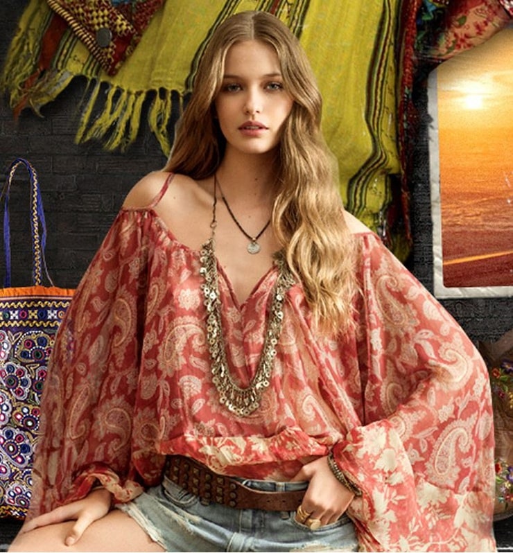 Kristina Romanova Kristina Romanova